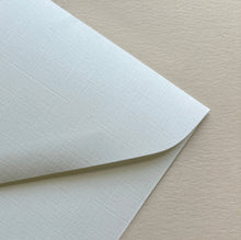 envelopes for wedding and event invitations, Lakepaper Extra Linen, white, photo closeup