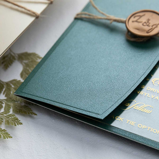 bridge pocket fold emerald green closeup