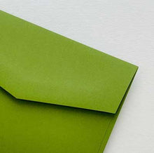 diy invitation paper bloom leaf green closeup