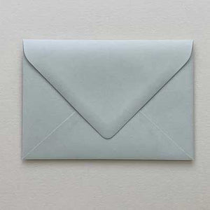 envelope gmund chalk grey 
