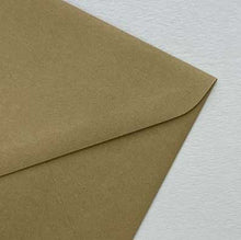 envelope gmund latte closeup