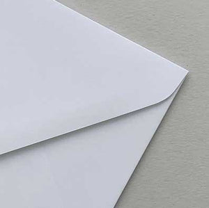 envelope gmund winter white closeup