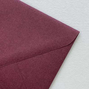 envelope gmund merlot closeup