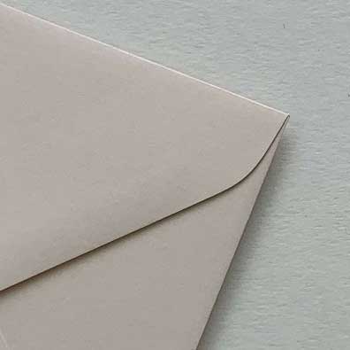 envelope heirloom rudi-nudi natural cream closeup